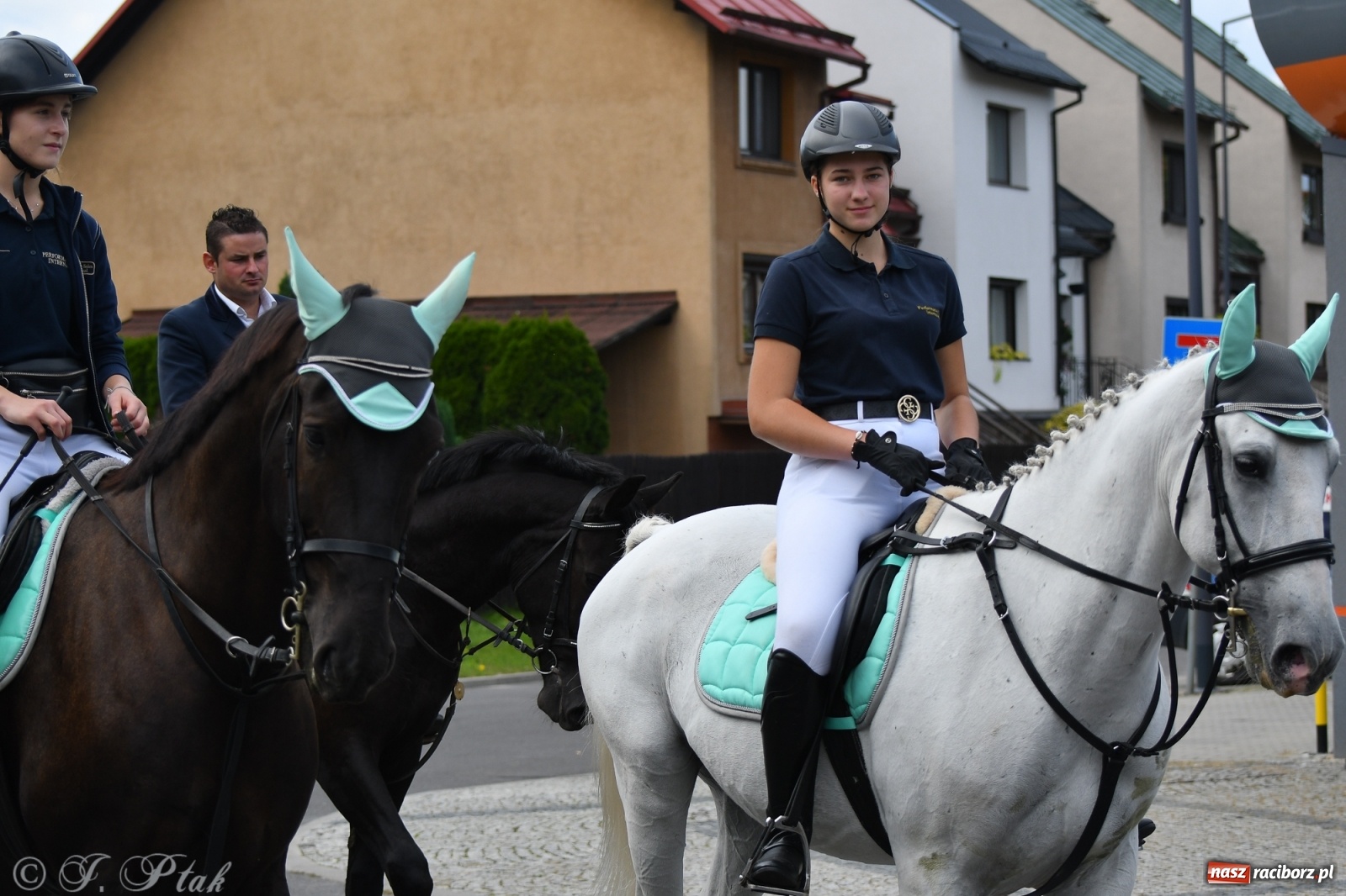 Zdjęcie w galerii na portalu naszraciborz.pl: Raciborski Hubertus 2021. Parada przez Ostróg i dwie gonitwy za lisem [FOTO i WIDEO] wiadomości z regionu