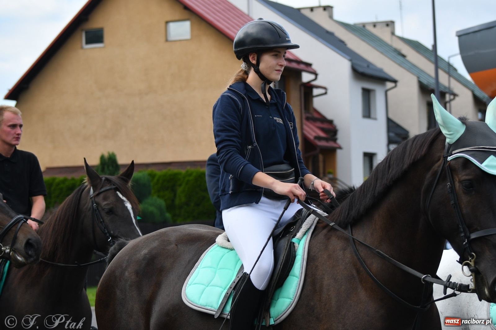 Zdjęcie w galerii na portalu naszraciborz.pl: Raciborski Hubertus 2021. Parada przez Ostróg i dwie gonitwy za lisem [FOTO i WIDEO] wiadomości z regionu
