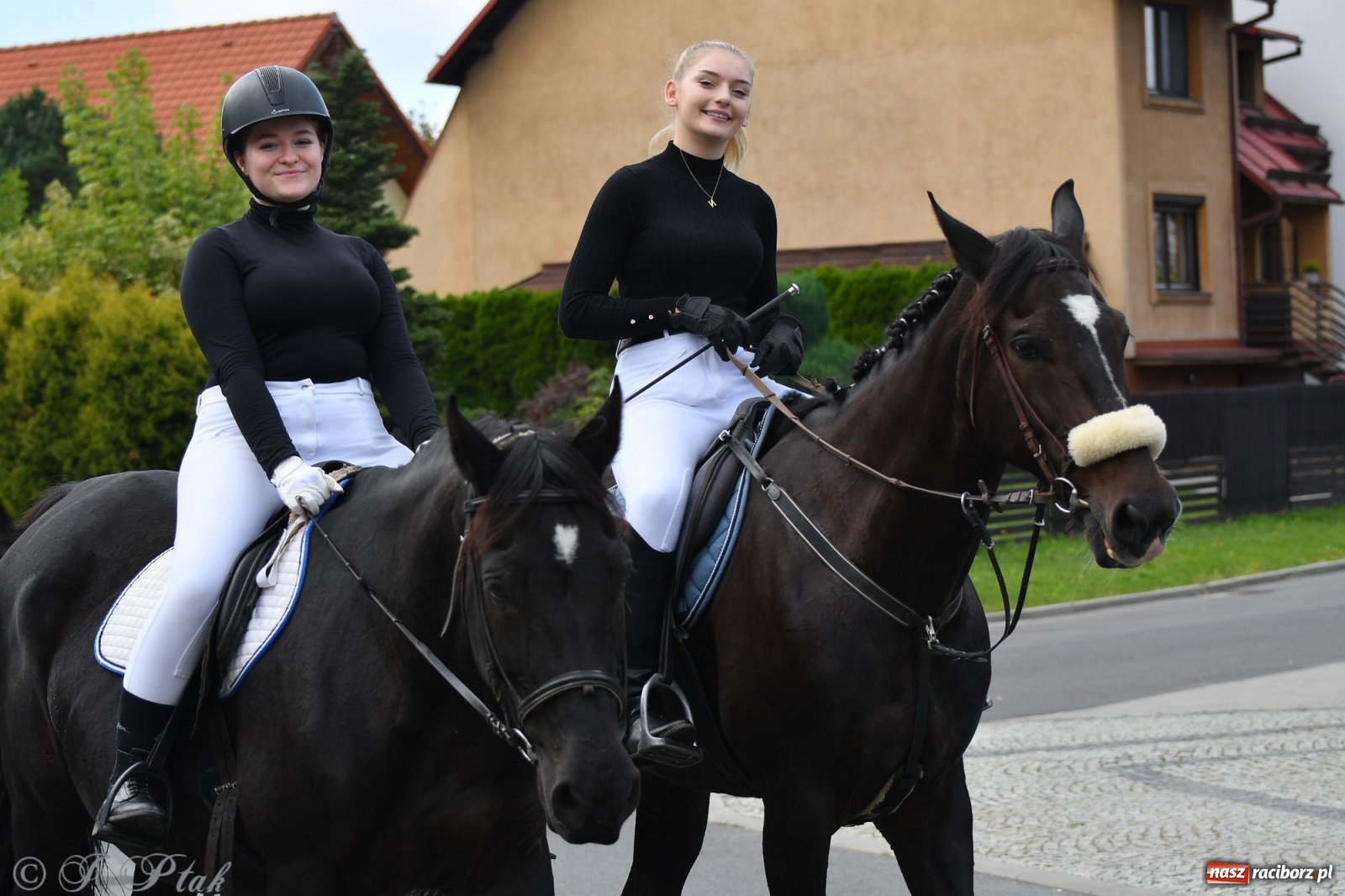 Zdjęcie w galerii na portalu naszraciborz.pl: Raciborski Hubertus 2021. Parada przez Ostróg i dwie gonitwy za lisem [FOTO i WIDEO] wiadomości z regionu