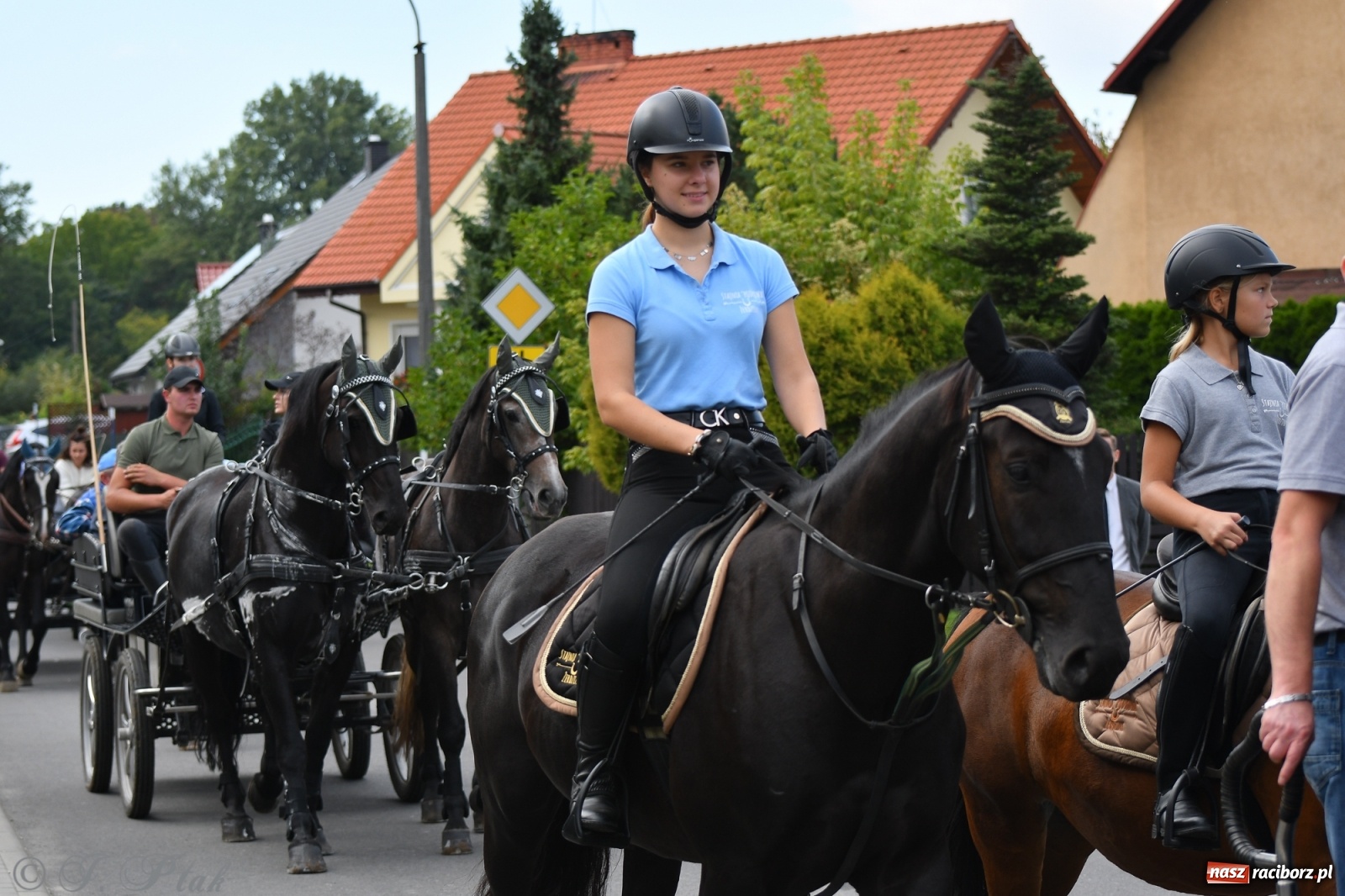 Zdjęcie w galerii na portalu naszraciborz.pl: Raciborski Hubertus 2021. Parada przez Ostróg i dwie gonitwy za lisem [FOTO i WIDEO] wiadomości z regionu