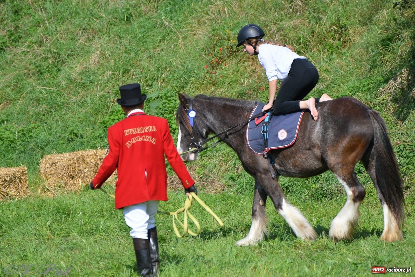 Zdjęcie w galerii na portalu naszraciborz.pl: Raciborski Hubertus 2021. Parada przez Ostróg i dwie gonitwy za lisem [FOTO i WIDEO] wiadomości z regionu