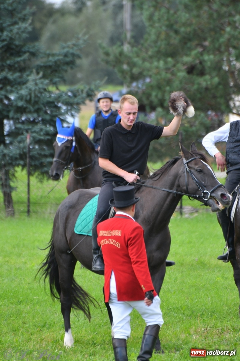 Zdjęcie w galerii na portalu naszraciborz.pl: Raciborski Hubertus 2021. Parada przez Ostróg i dwie gonitwy za lisem [FOTO i WIDEO] wiadomości z regionu