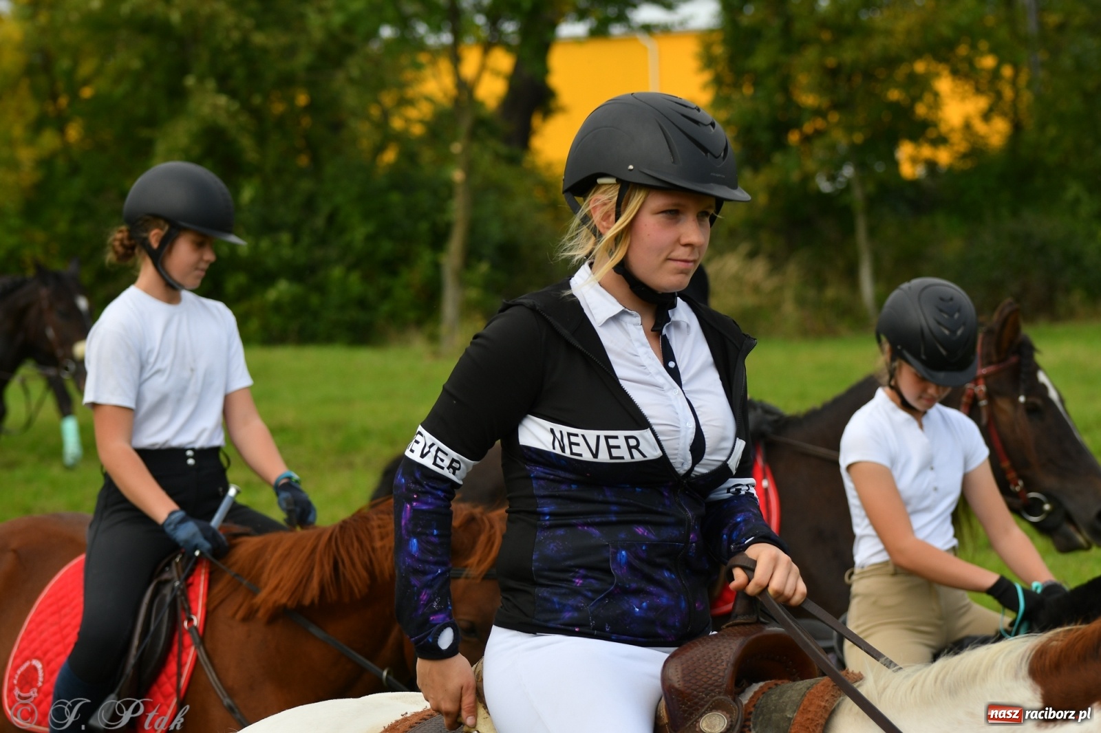 Zdjęcie w galerii na portalu naszraciborz.pl: Raciborski Hubertus 2021. Parada przez Ostróg i dwie gonitwy za lisem [FOTO i WIDEO] wiadomości z regionu