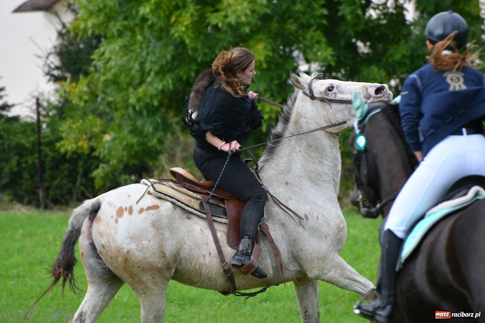 Zdjęcie w galerii na portalu naszraciborz.pl: Raciborski Hubertus 2021. Parada przez Ostróg i dwie gonitwy za lisem [FOTO i WIDEO] wiadomości z regionu