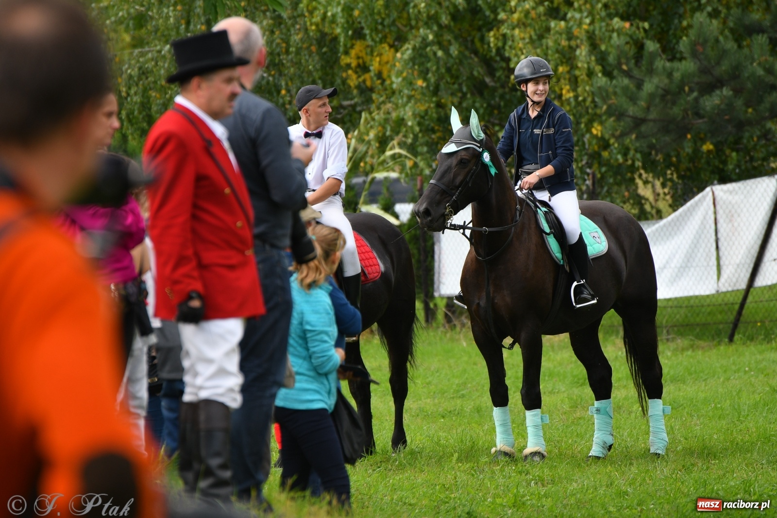 Zdjęcie w galerii na portalu naszraciborz.pl: Raciborski Hubertus 2021. Parada przez Ostróg i dwie gonitwy za lisem [FOTO i WIDEO] wiadomości z regionu