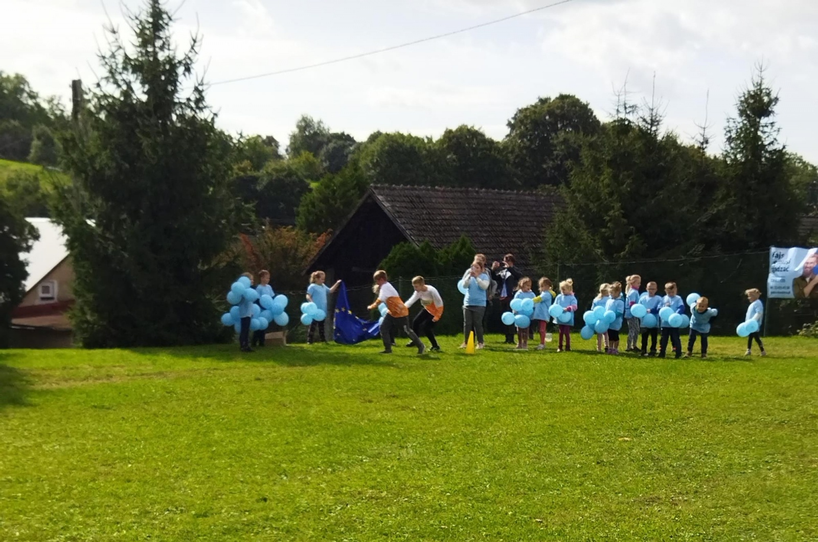 Zdjęcie w galerii na portalu naszraciborz.pl: Uczniowie z Brzeźnicy w Biegu Erasmus wiadomości z regionu