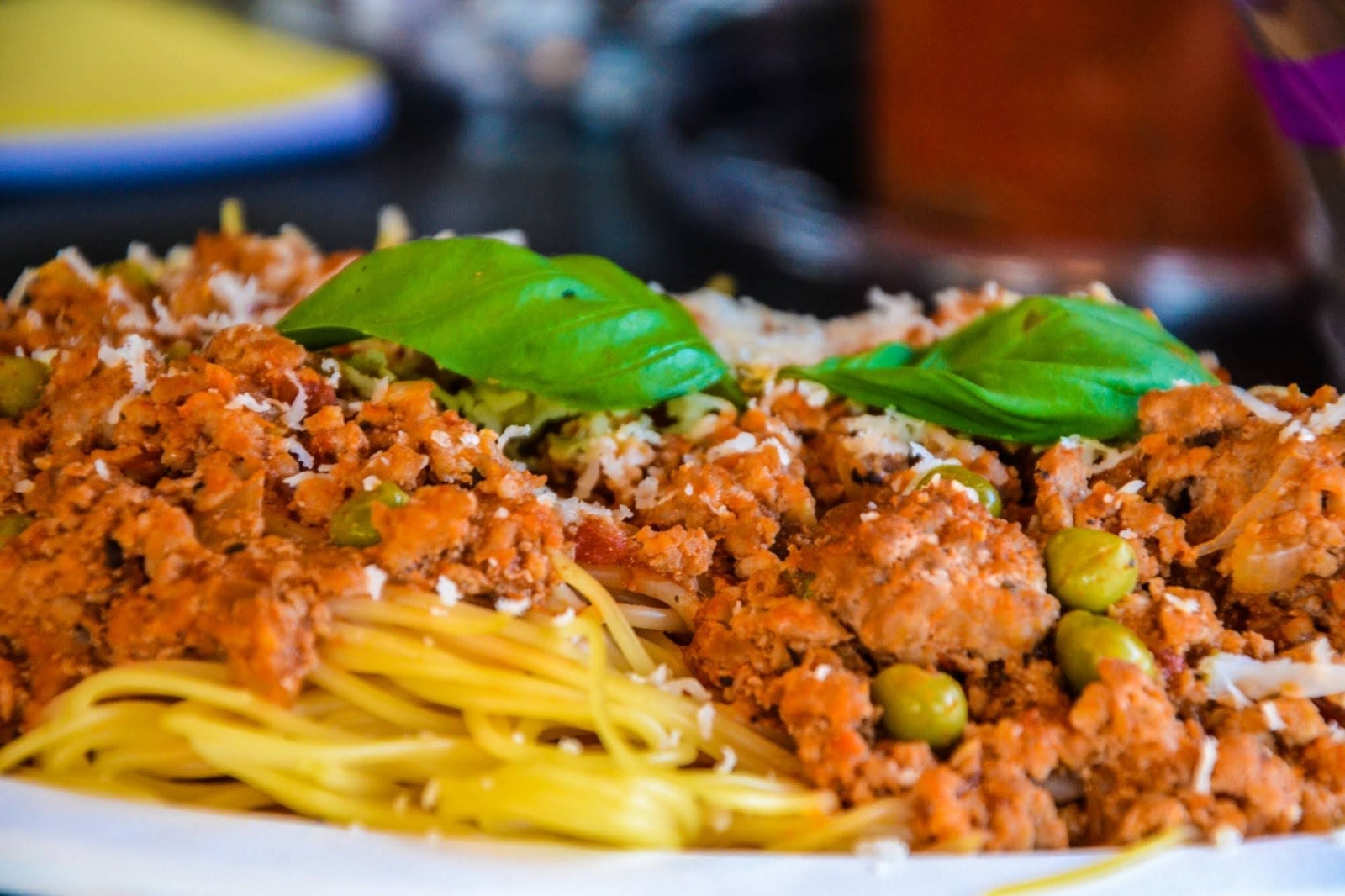 Zdjęcie w galerii na portalu naszraciborz.pl: Zlot food trucków na raciborskim zamku wiadomości z regionu