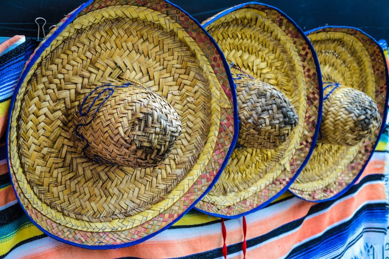 Zdjęcie w galerii na portalu naszraciborz.pl: Zlot food trucków na raciborskim zamku wiadomości z regionu