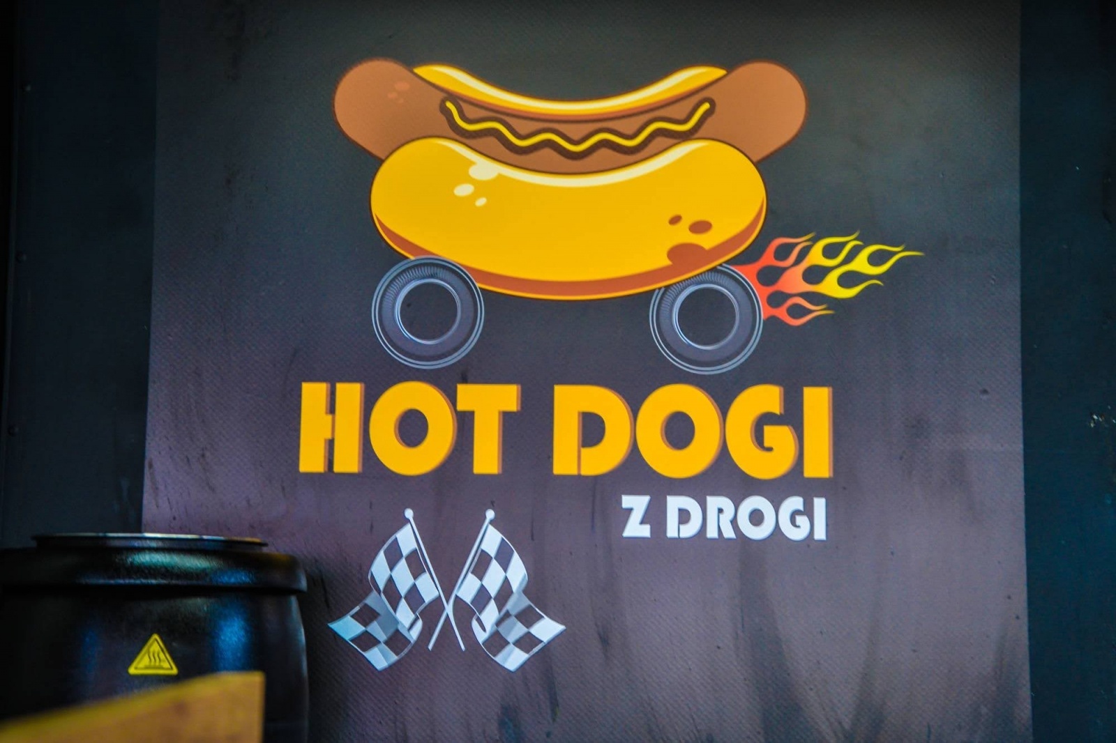 Zdjęcie w galerii na portalu naszraciborz.pl: Zlot food trucków na raciborskim zamku wiadomości z regionu