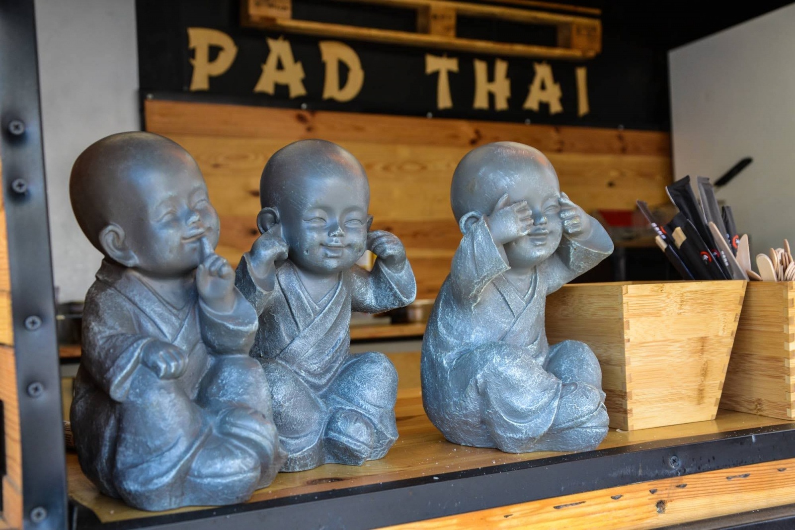 Zdjęcie w galerii na portalu naszraciborz.pl: Zlot food trucków na raciborskim zamku wiadomości z regionu