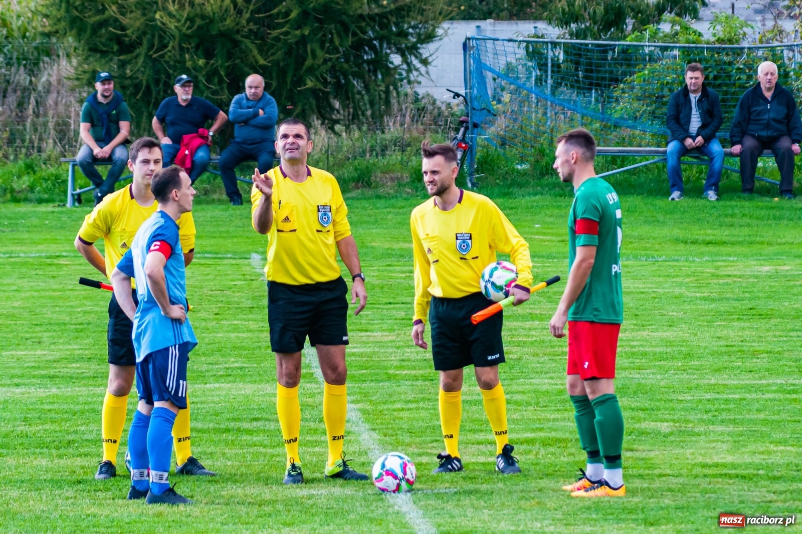 Zdjęcie w galerii na portalu naszraciborz.pl: A klasa. Nerwowo i czerwono w Pawłowie [FOTO] wiadomości z regionu
