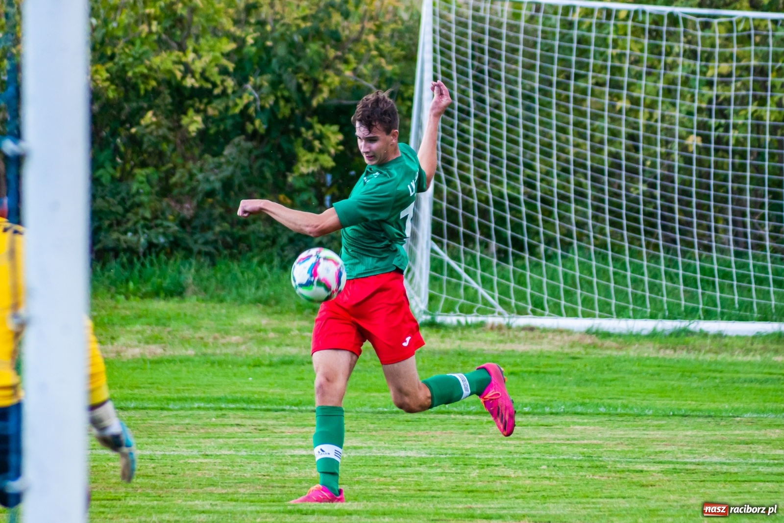 Zdjęcie w galerii na portalu naszraciborz.pl: A klasa. Nerwowo i czerwono w Pawłowie [FOTO] wiadomości z regionu