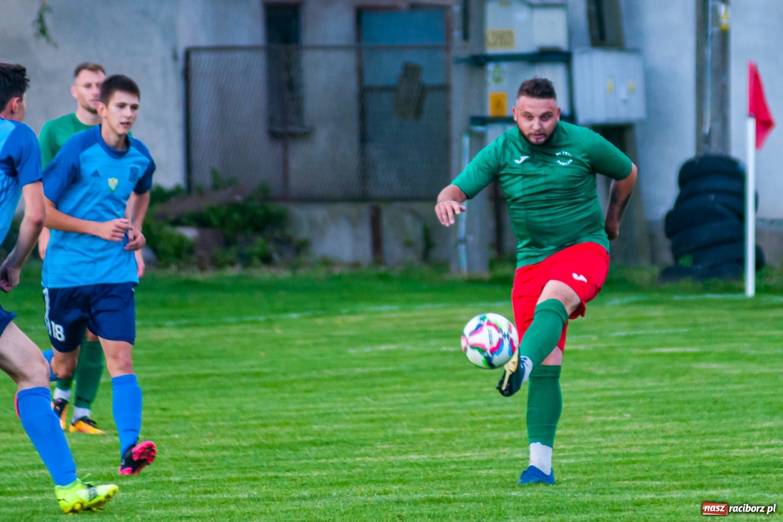 Zdjęcie w galerii na portalu naszraciborz.pl: A klasa. Nerwowo i czerwono w Pawłowie [FOTO] wiadomości z regionu