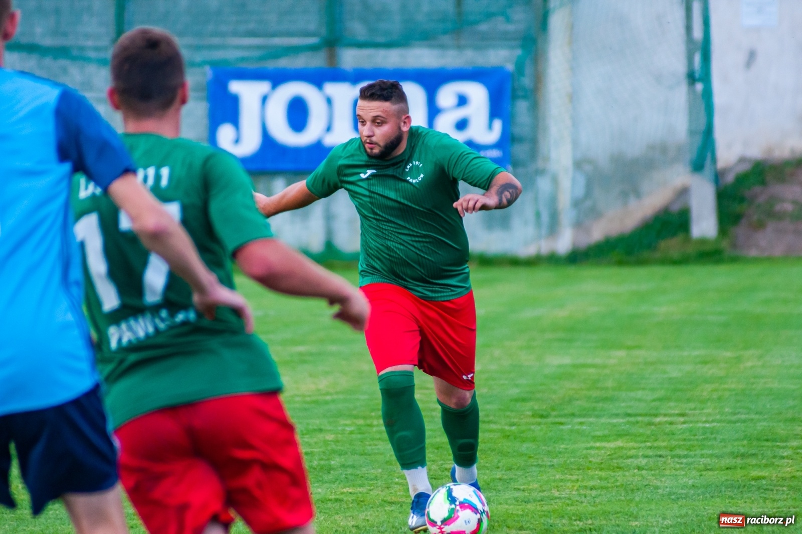 Zdjęcie w galerii na portalu naszraciborz.pl: A klasa. Nerwowo i czerwono w Pawłowie [FOTO] wiadomości z regionu