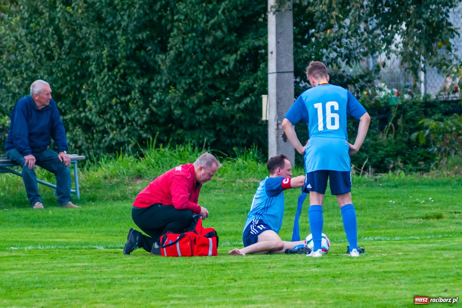 Zdjęcie w galerii na portalu naszraciborz.pl: A klasa. Nerwowo i czerwono w Pawłowie [FOTO] wiadomości z regionu