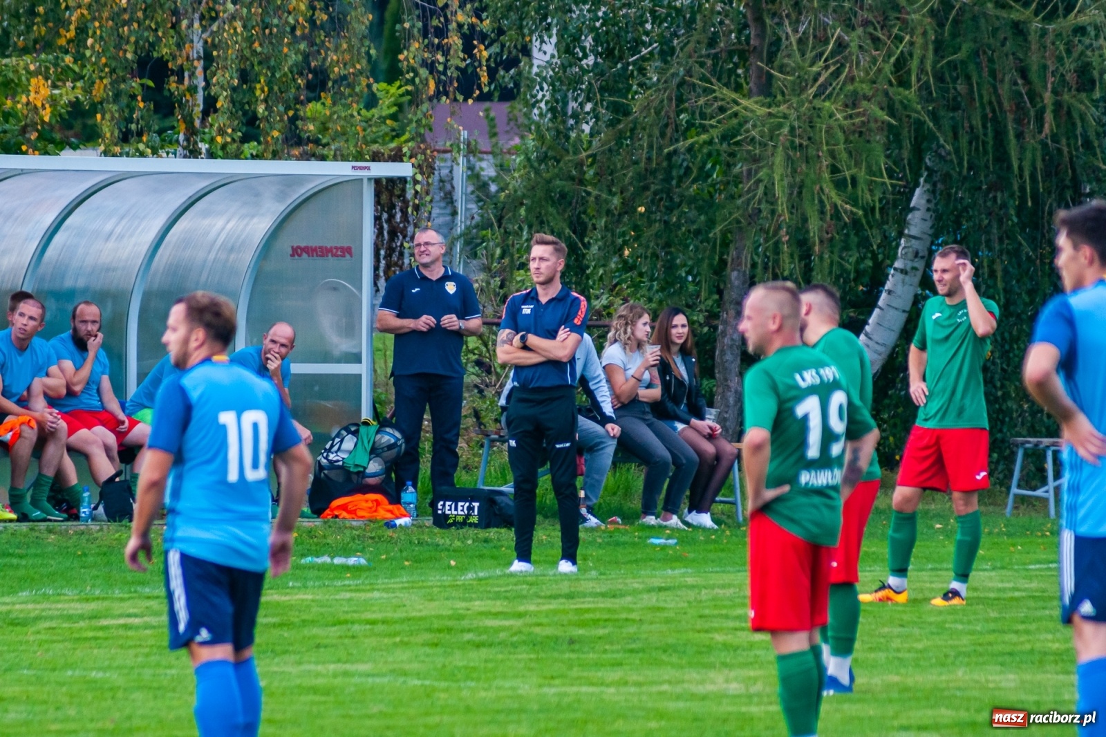Zdjęcie w galerii na portalu naszraciborz.pl: A klasa. Nerwowo i czerwono w Pawłowie [FOTO] wiadomości z regionu