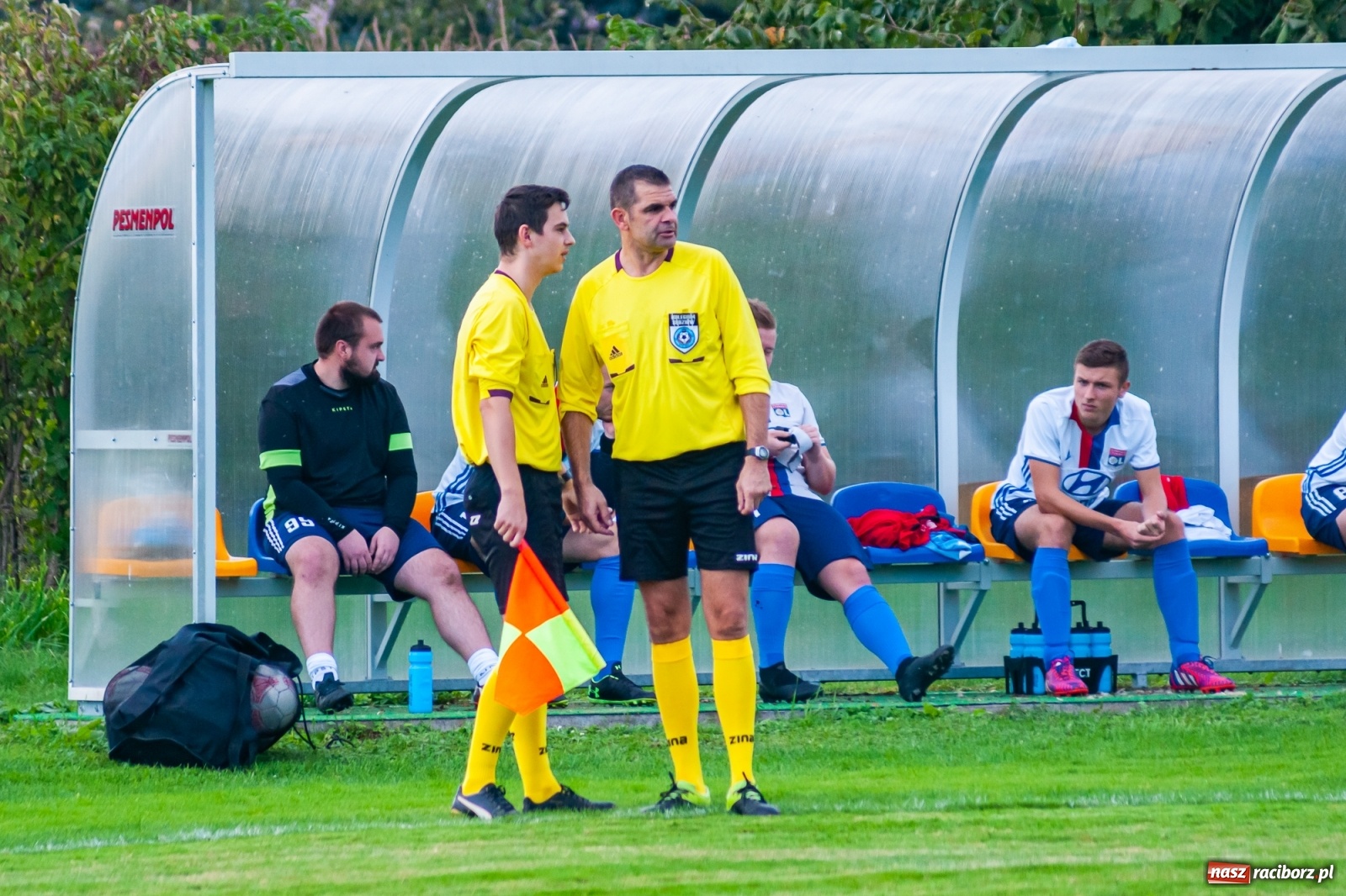 Zdjęcie w galerii na portalu naszraciborz.pl: A klasa. Nerwowo i czerwono w Pawłowie [FOTO] wiadomości z regionu