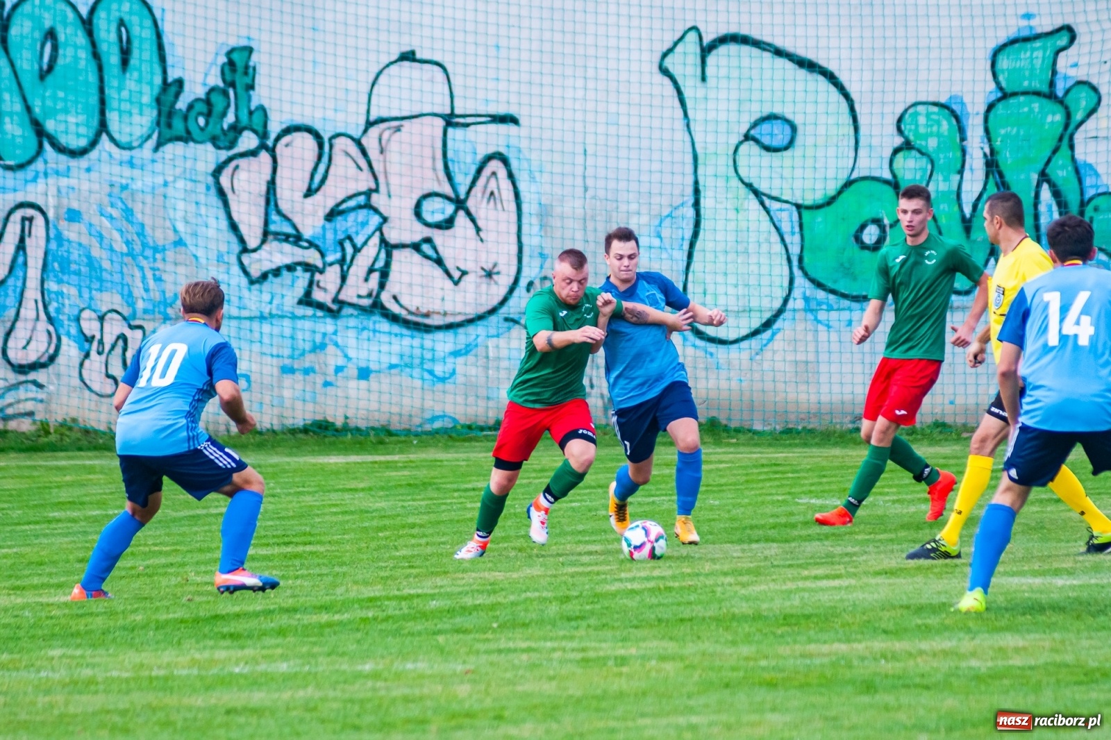 Zdjęcie w galerii na portalu naszraciborz.pl: A klasa. Nerwowo i czerwono w Pawłowie [FOTO] wiadomości z regionu
