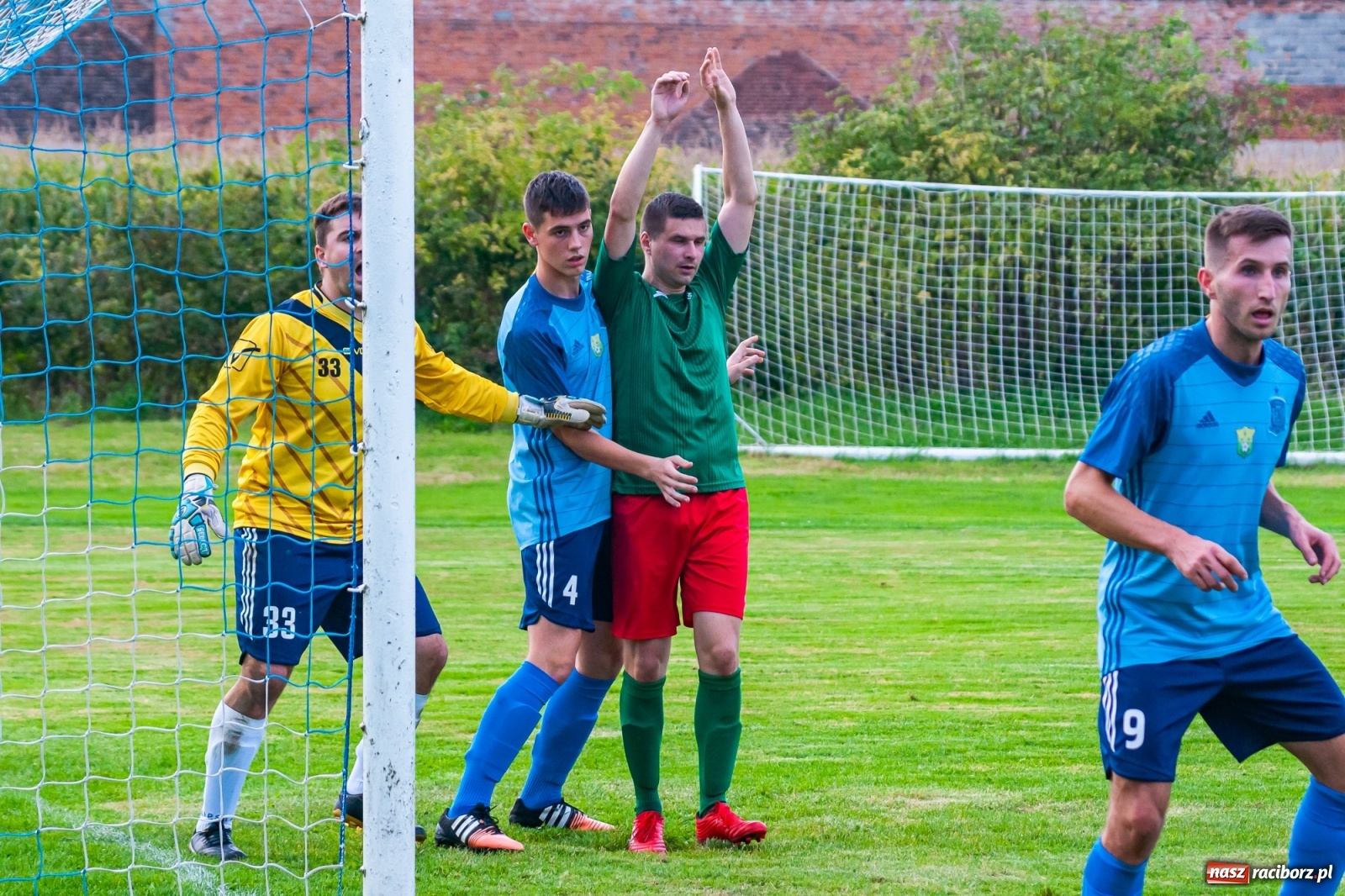 Zdjęcie w galerii na portalu naszraciborz.pl: A klasa. Nerwowo i czerwono w Pawłowie [FOTO] wiadomości z regionu