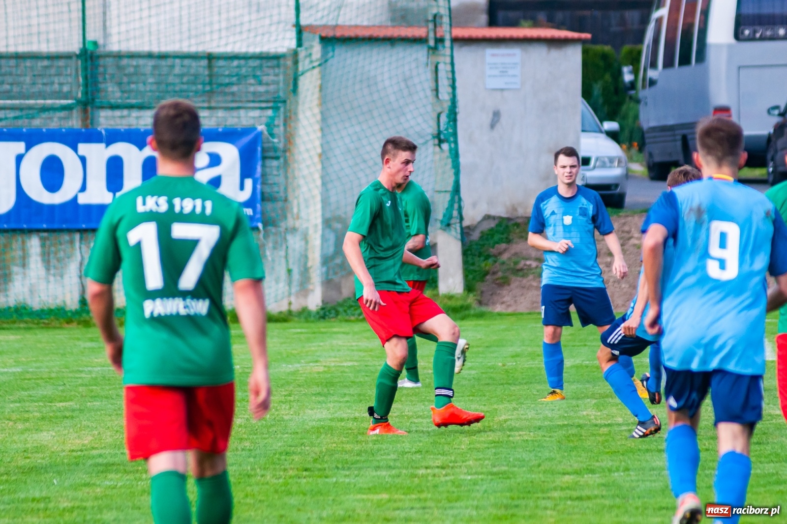 Zdjęcie w galerii na portalu naszraciborz.pl: A klasa. Nerwowo i czerwono w Pawłowie [FOTO] wiadomości z regionu