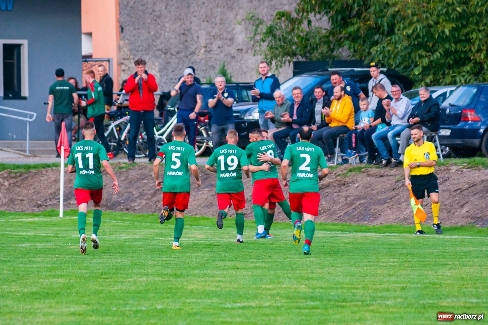 Zdjęcie w galerii na portalu naszraciborz.pl: A klasa. Nerwowo i czerwono w Pawłowie [FOTO] wiadomości z regionu
