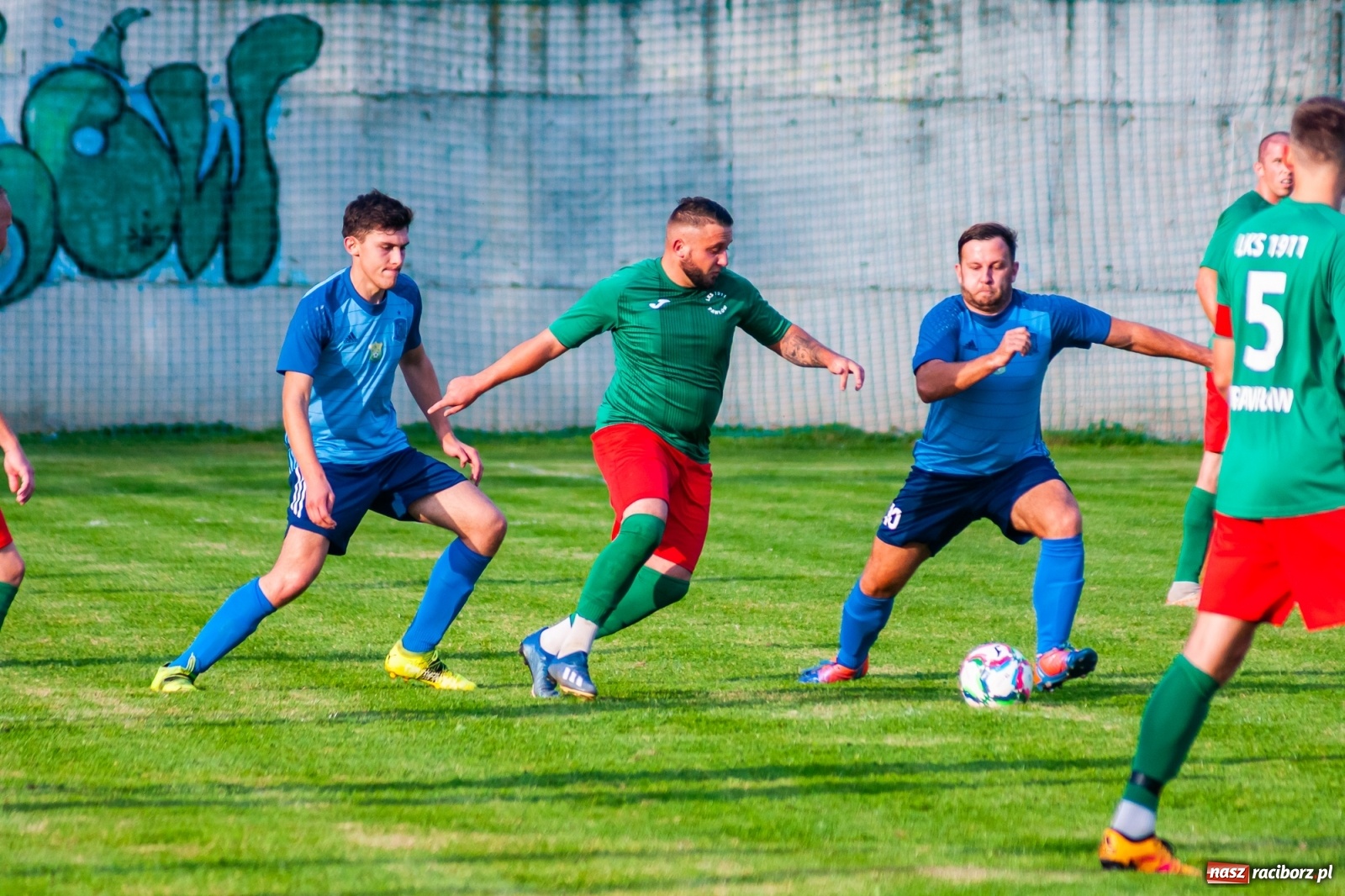 Zdjęcie w galerii na portalu naszraciborz.pl: A klasa. Nerwowo i czerwono w Pawłowie [FOTO] wiadomości z regionu