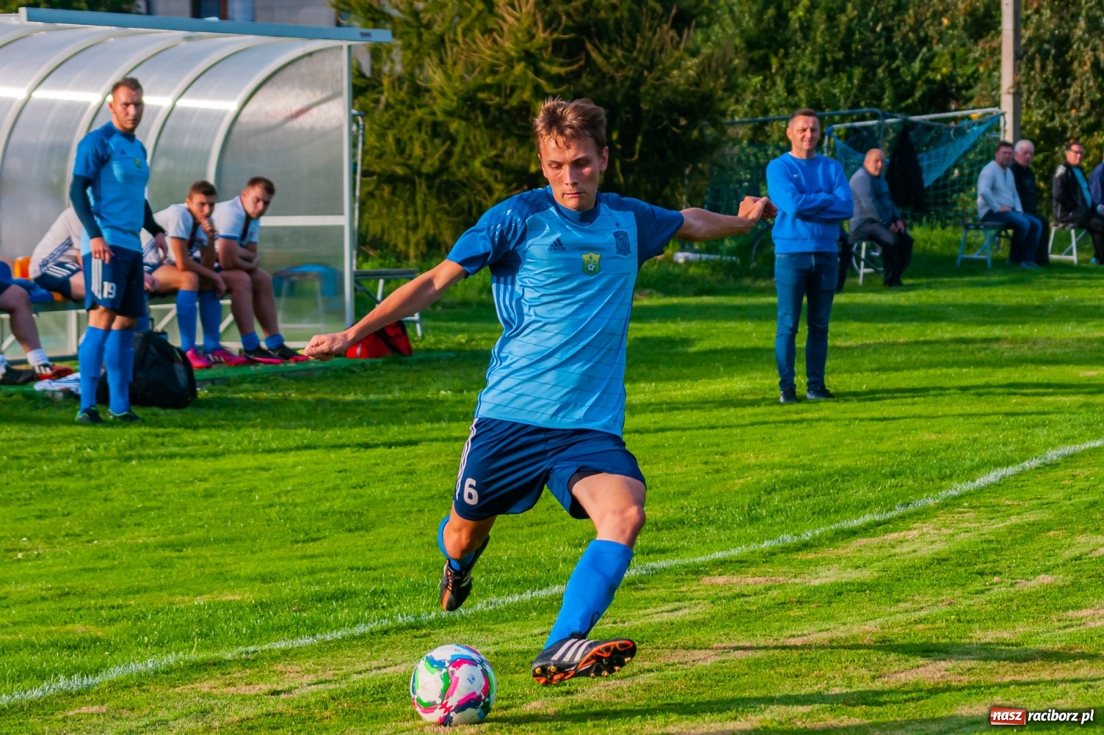 Zdjęcie w galerii na portalu naszraciborz.pl: A klasa. Nerwowo i czerwono w Pawłowie [FOTO] wiadomości z regionu