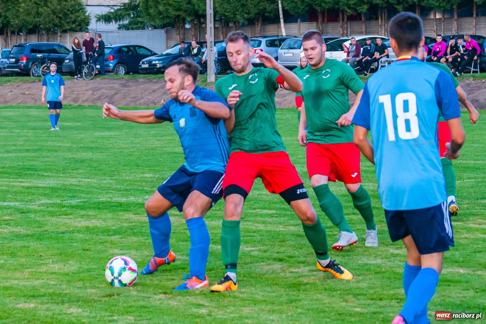 Zdjęcie w galerii na portalu naszraciborz.pl: A klasa. Nerwowo i czerwono w Pawłowie [FOTO] wiadomości z regionu