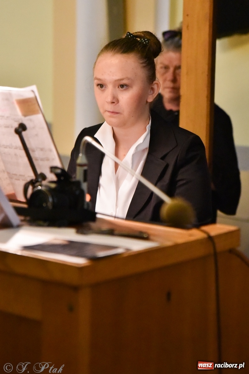 Zdjęcie w galerii na portalu naszraciborz.pl: Młodzi wirtuozi organów zagrali na Ostrogu wiadomości z regionu