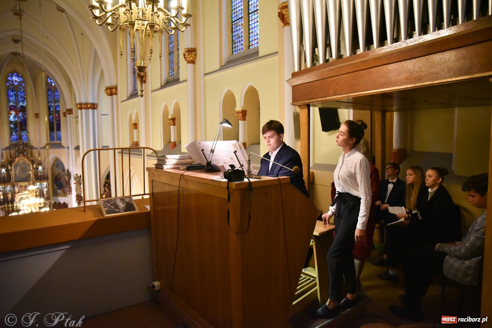 Zdjęcie w galerii na portalu naszraciborz.pl: Młodzi wirtuozi organów zagrali na Ostrogu wiadomości z regionu