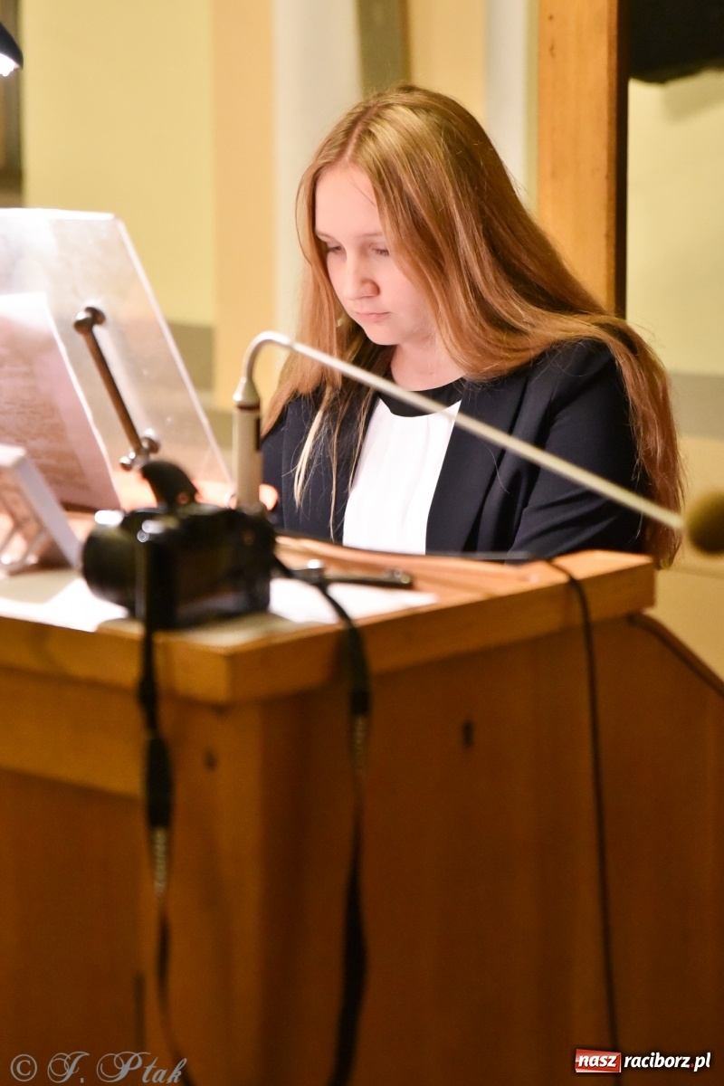 Zdjęcie w galerii na portalu naszraciborz.pl: Młodzi wirtuozi organów zagrali na Ostrogu wiadomości z regionu