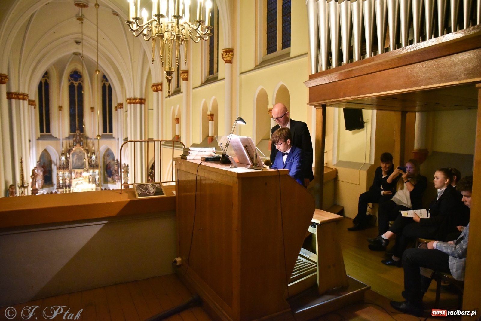 Zdjęcie w galerii na portalu naszraciborz.pl: Młodzi wirtuozi organów zagrali na Ostrogu wiadomości z regionu