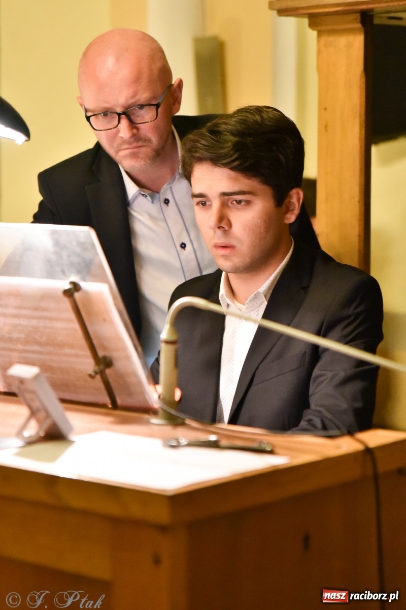 Zdjęcie w galerii na portalu naszraciborz.pl: Młodzi wirtuozi organów zagrali na Ostrogu wiadomości z regionu