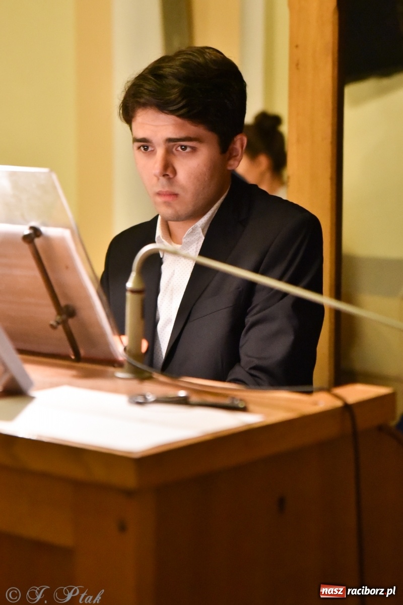 Zdjęcie w galerii na portalu naszraciborz.pl: Młodzi wirtuozi organów zagrali na Ostrogu wiadomości z regionu
