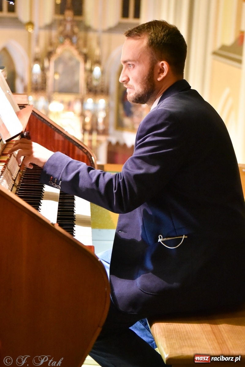 Zdjęcie w galerii na portalu naszraciborz.pl: Młodzi wirtuozi organów zagrali na Ostrogu wiadomości z regionu
