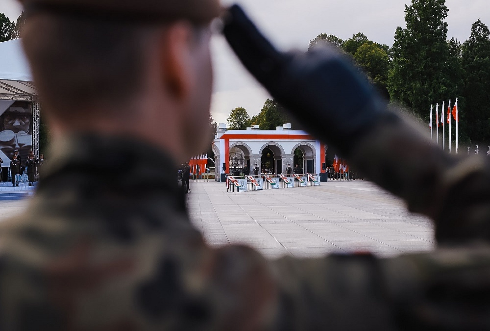 Zdjęcie w galerii na portalu naszraciborz.pl: Kuźnia Raciborska ufundowała sztandar dla śląskich terytorialsów wiadomości z regionu