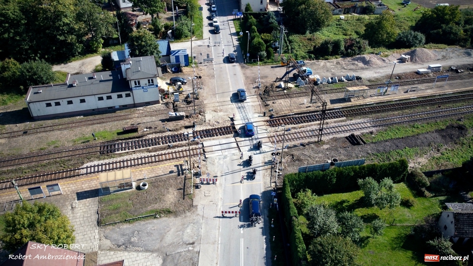 Zdjęcie w galerii na portalu naszraciborz.pl: Prace na przejeździe kolejowym w Markowicach potrwają dłużej niż planowano wiadomości z regionu