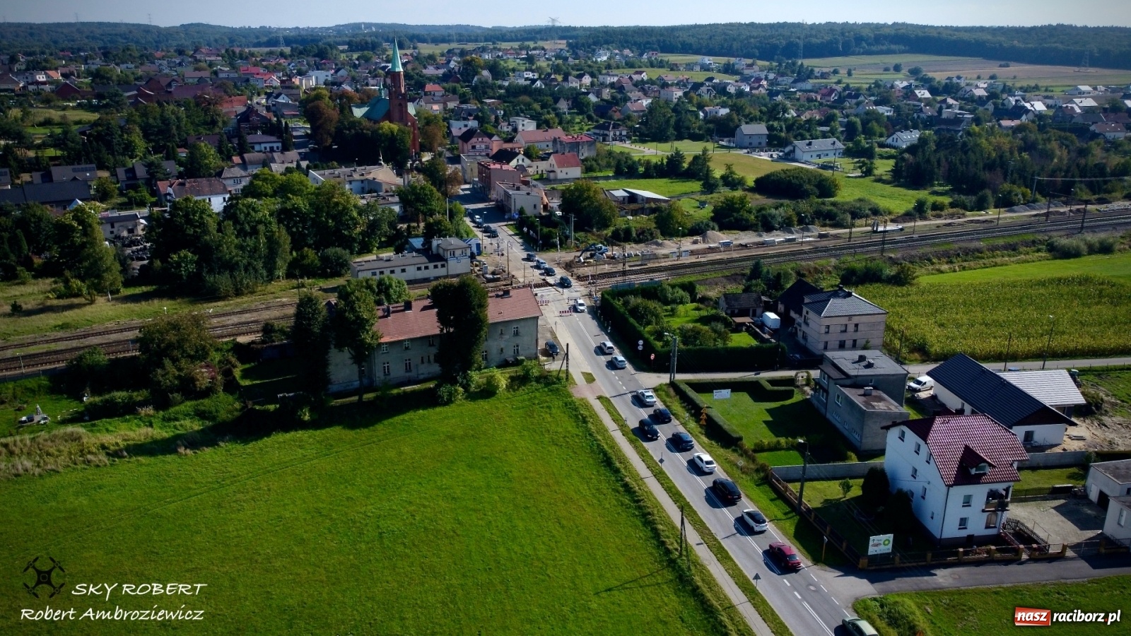 Zdjęcie w galerii na portalu naszraciborz.pl: Prace na przejeździe kolejowym w Markowicach potrwają dłużej niż planowano wiadomości z regionu