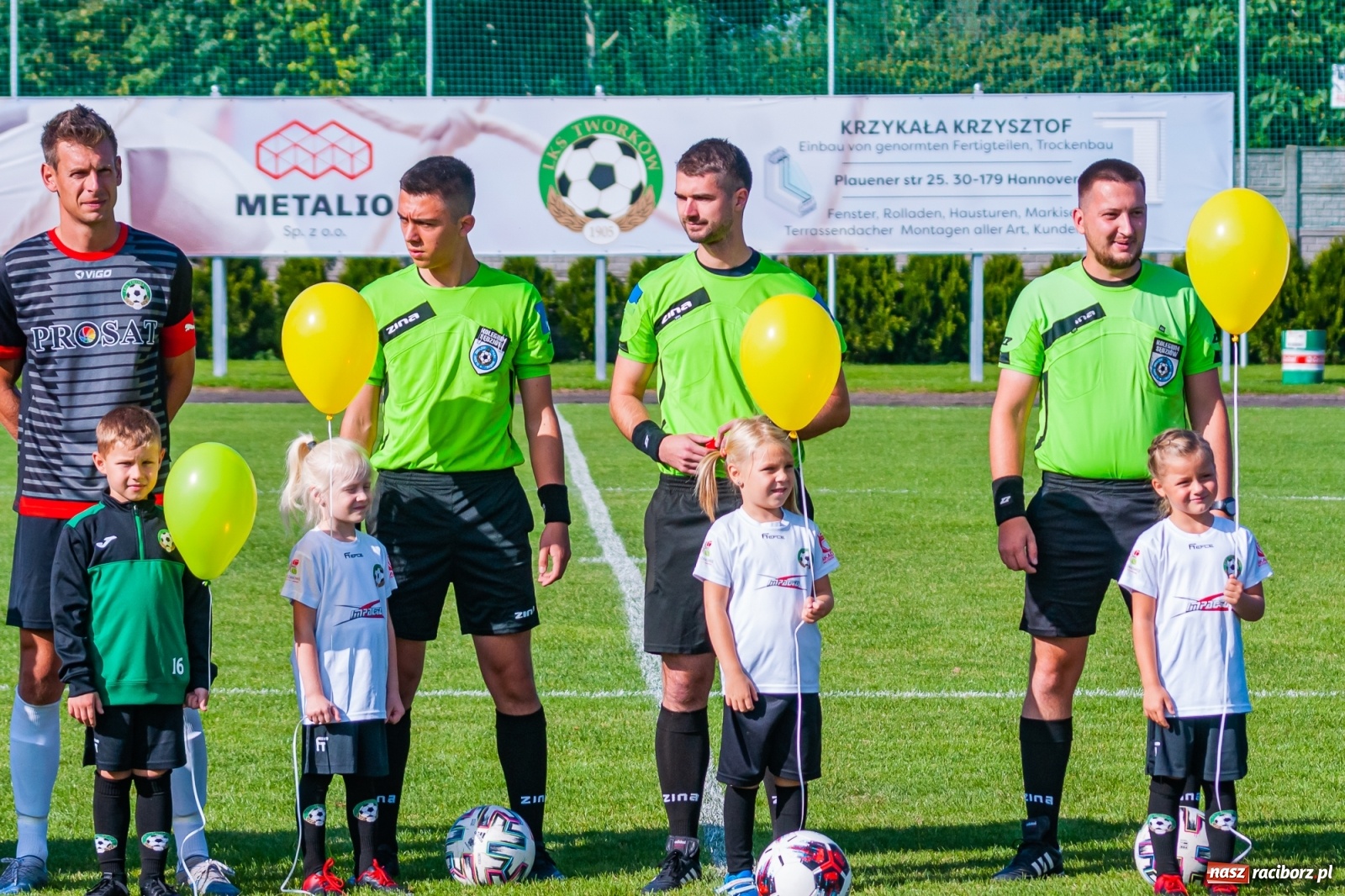 Zdjęcie w galerii na portalu naszraciborz.pl: Podział punktów w derbach powiatu. Poprzeczka uratowała Tworków [FOTO] wiadomości z regionu