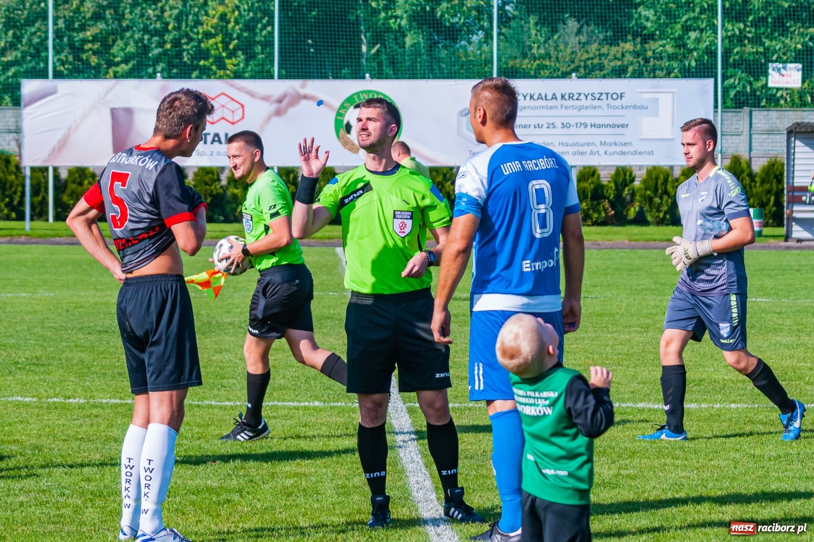 Zdjęcie w galerii na portalu naszraciborz.pl: Podział punktów w derbach powiatu. Poprzeczka uratowała Tworków [FOTO] wiadomości z regionu