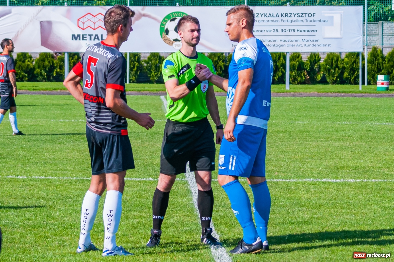 Zdjęcie w galerii na portalu naszraciborz.pl: Podział punktów w derbach powiatu. Poprzeczka uratowała Tworków [FOTO] wiadomości z regionu