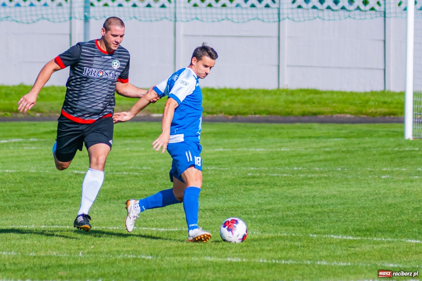 Zdjęcie w galerii na portalu naszraciborz.pl: Podział punktów w derbach powiatu. Poprzeczka uratowała Tworków [FOTO] wiadomości z regionu