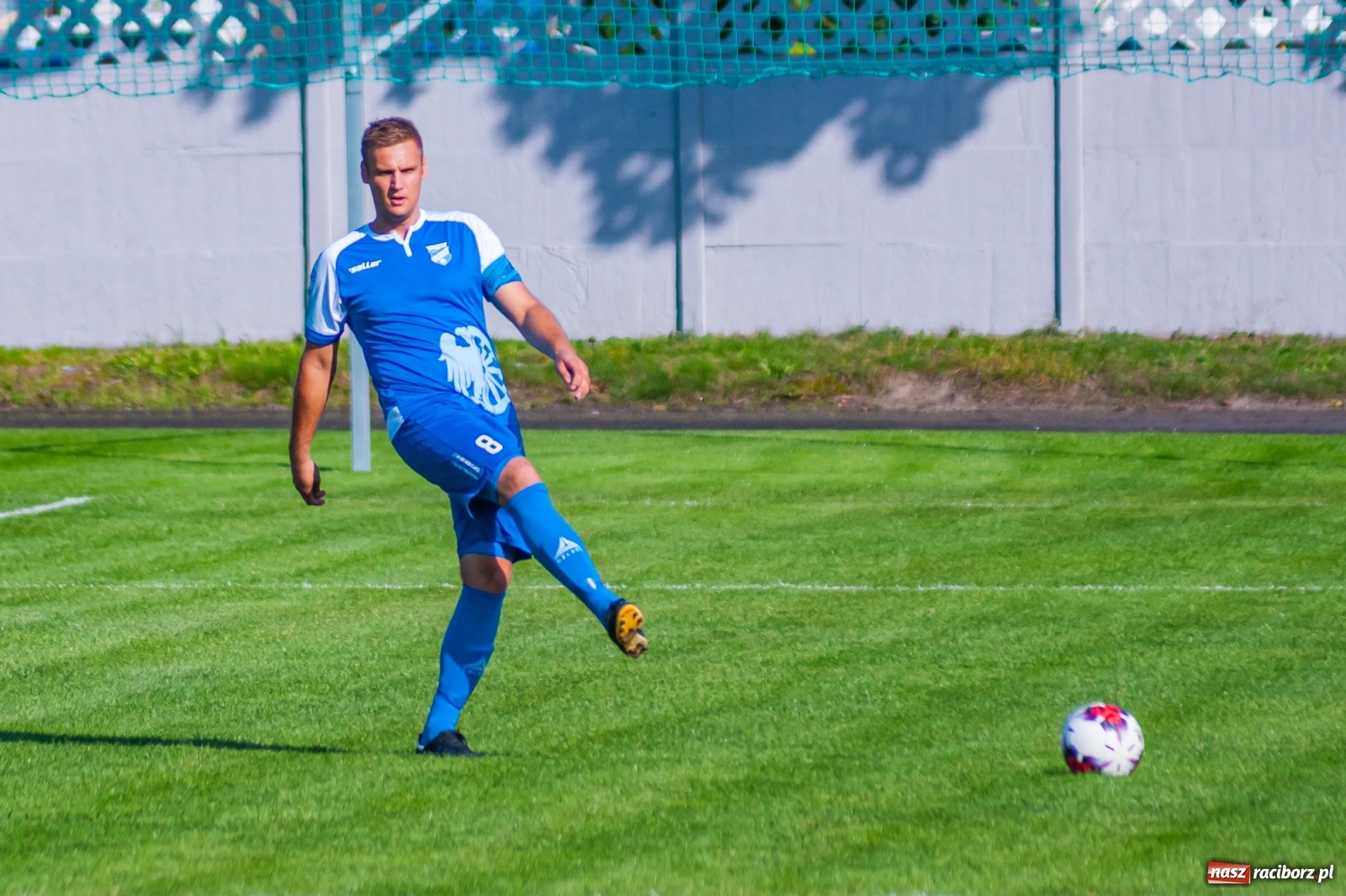 Zdjęcie w galerii na portalu naszraciborz.pl: Podział punktów w derbach powiatu. Poprzeczka uratowała Tworków [FOTO] wiadomości z regionu