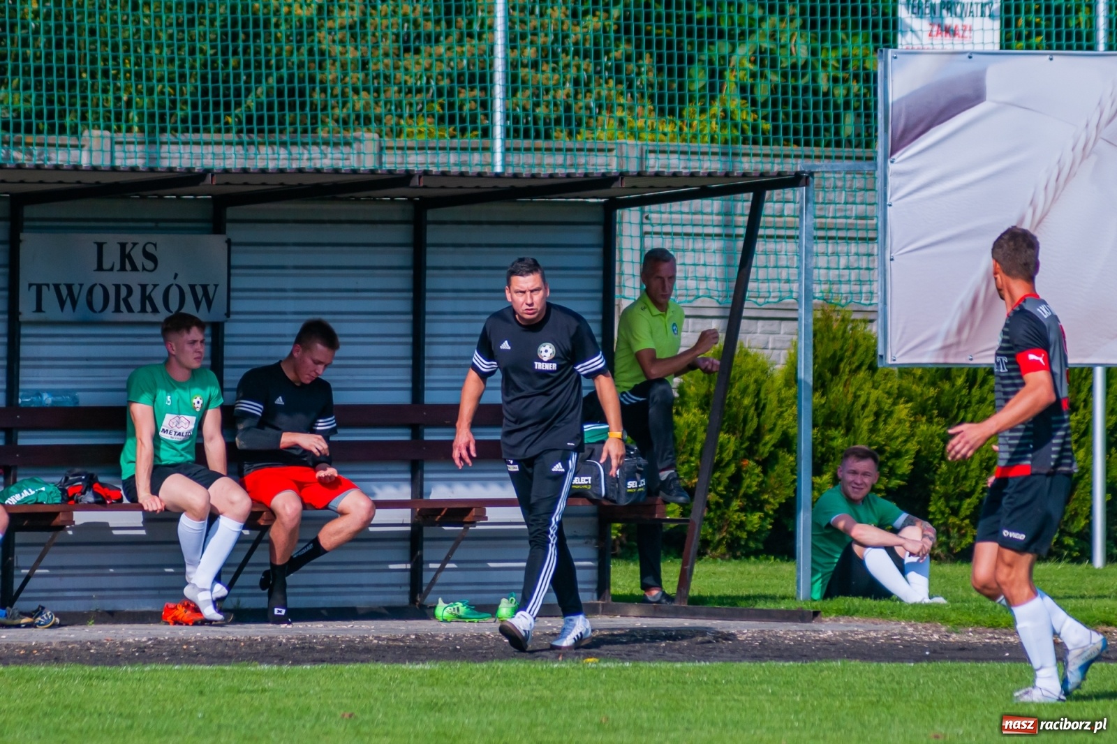 Zdjęcie w galerii na portalu naszraciborz.pl: Podział punktów w derbach powiatu. Poprzeczka uratowała Tworków [FOTO] wiadomości z regionu