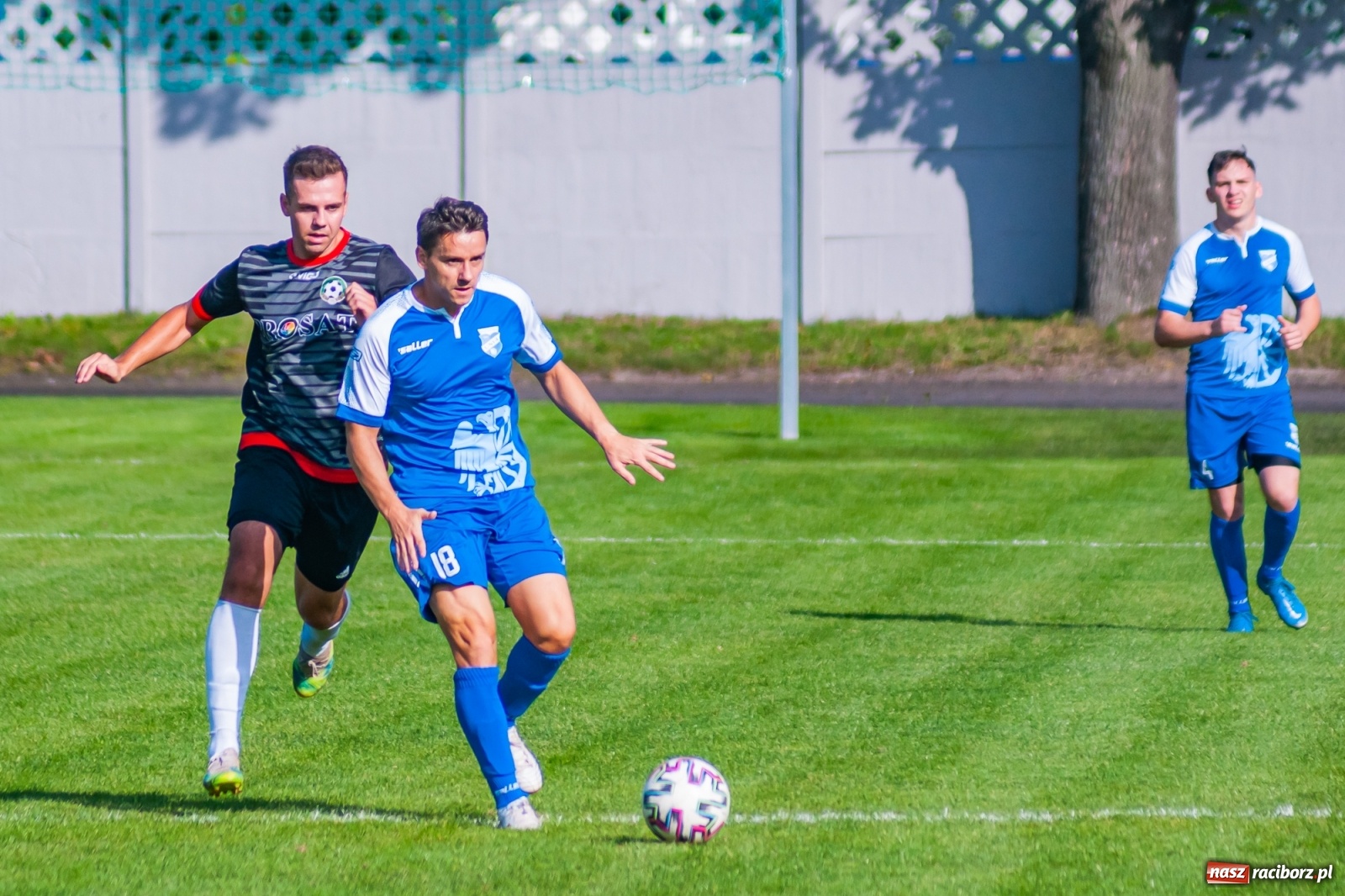 Zdjęcie w galerii na portalu naszraciborz.pl: Podział punktów w derbach powiatu. Poprzeczka uratowała Tworków [FOTO] wiadomości z regionu