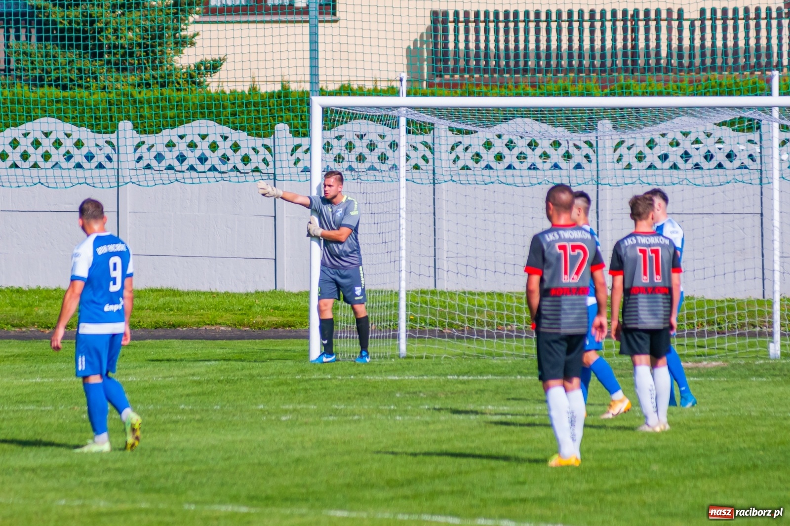 Zdjęcie w galerii na portalu naszraciborz.pl: Podział punktów w derbach powiatu. Poprzeczka uratowała Tworków [FOTO] wiadomości z regionu