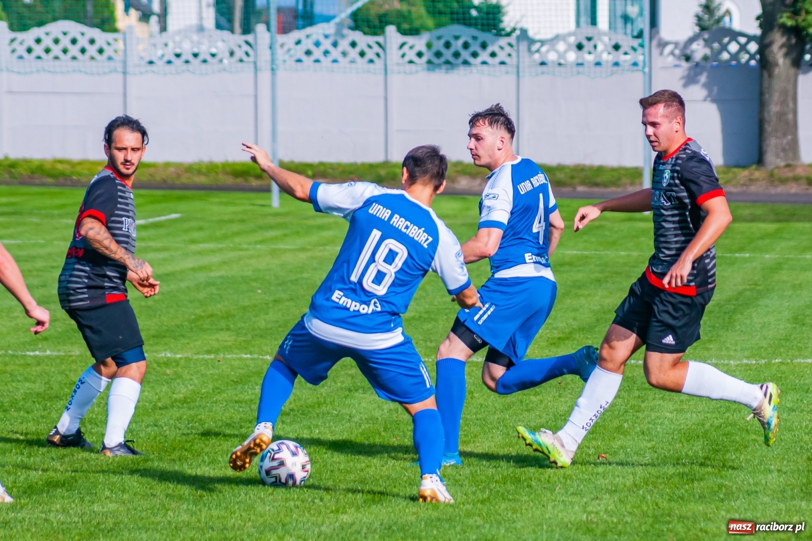 Zdjęcie w galerii na portalu naszraciborz.pl: Podział punktów w derbach powiatu. Poprzeczka uratowała Tworków [FOTO] wiadomości z regionu