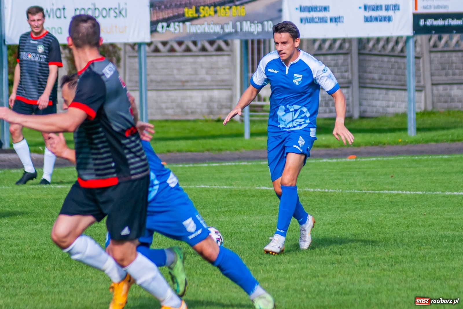 Zdjęcie w galerii na portalu naszraciborz.pl: Podział punktów w derbach powiatu. Poprzeczka uratowała Tworków [FOTO] wiadomości z regionu