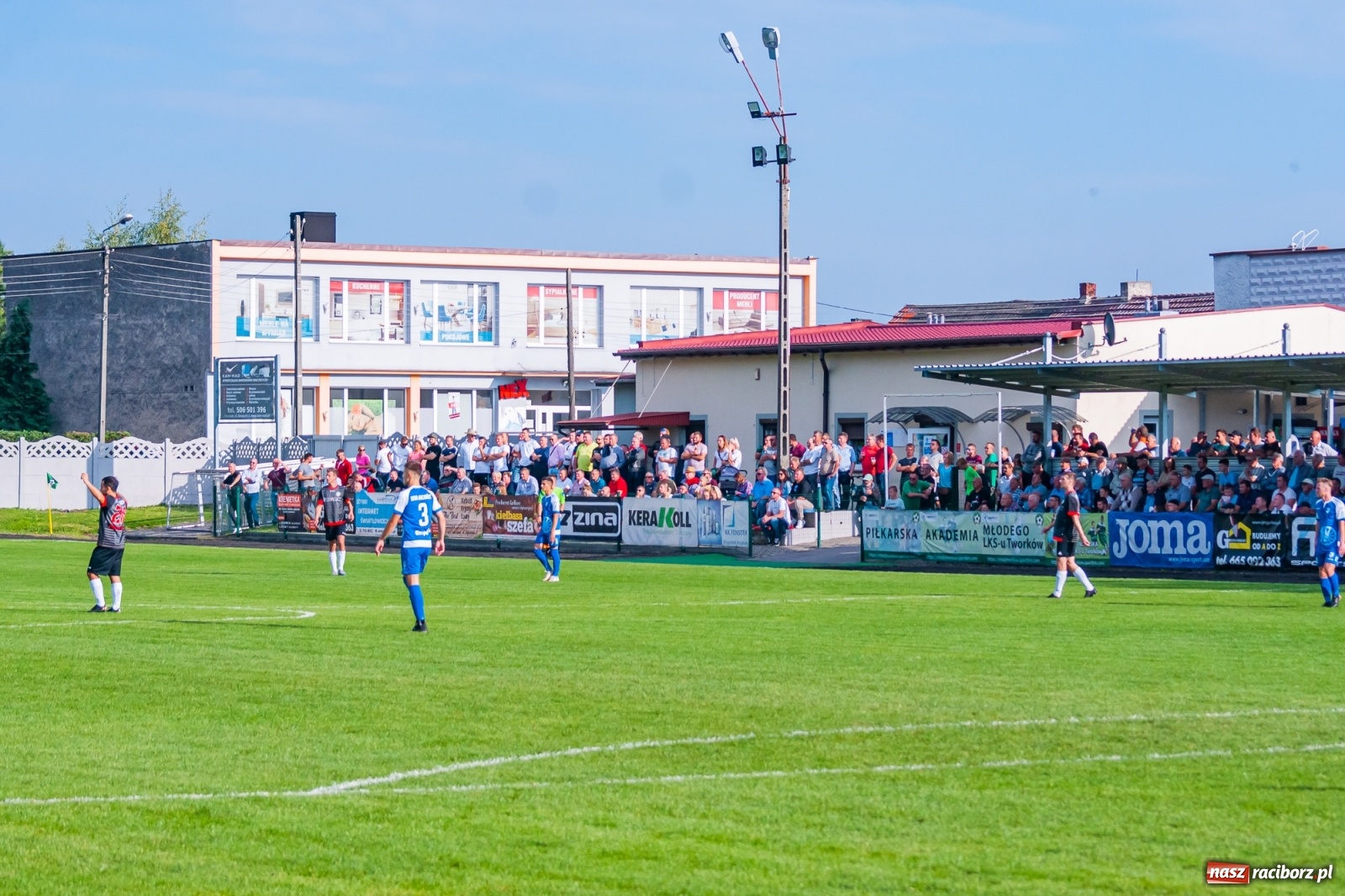 Zdjęcie w galerii na portalu naszraciborz.pl: Podział punktów w derbach powiatu. Poprzeczka uratowała Tworków [FOTO] wiadomości z regionu