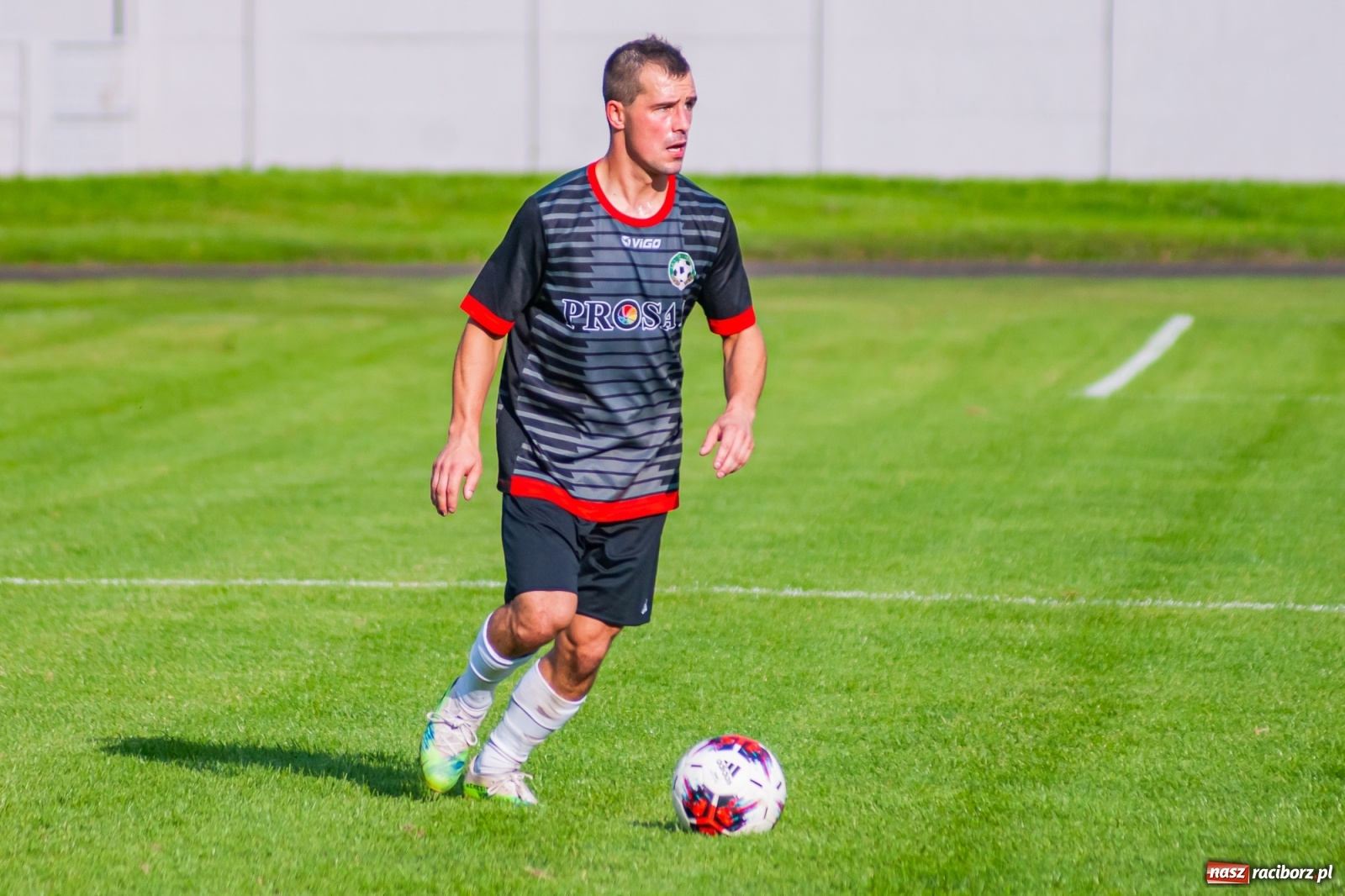 Zdjęcie w galerii na portalu naszraciborz.pl: Podział punktów w derbach powiatu. Poprzeczka uratowała Tworków [FOTO] wiadomości z regionu